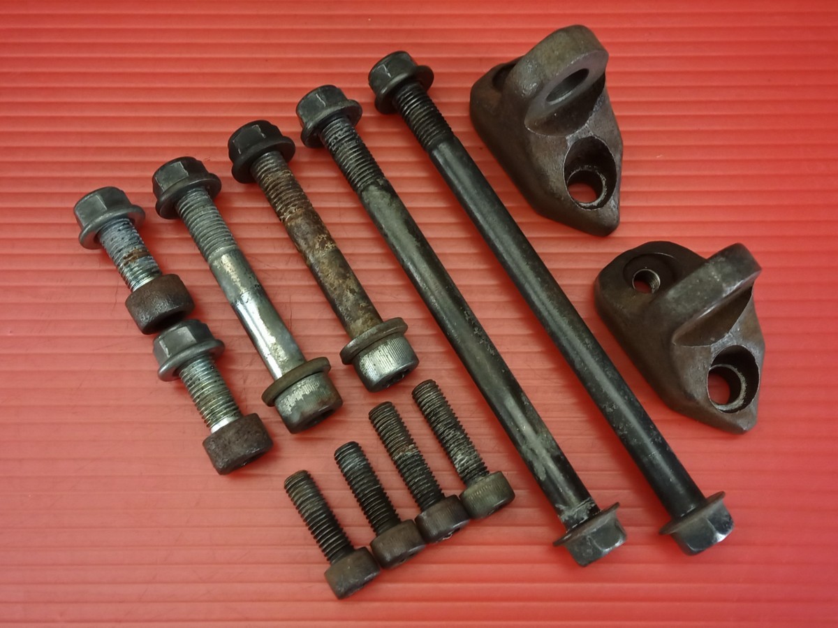 60【評価A】BANDIT バンディット400 GK75A 純正 エンジン フレーム マウント ブラケット ステー等 金具 セット拍卖