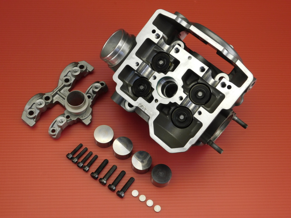 【評価A】80◆ KTM 990 スーパーデューク 純正 シリンダー ヘッド バルブ フロント 側 60036020051R CYLINDER HEAD拍卖