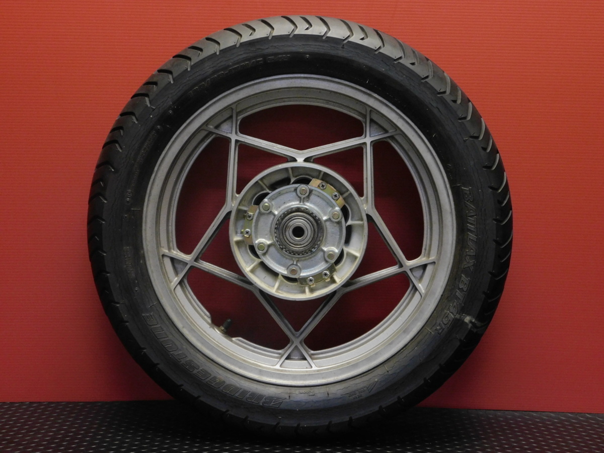 160【評価B】 GS650G カタナ 純正 リア ホイール J17×MT2.50 ハブ ダンパー 付 タイヤ 山5分 120/90-17M/C64V拍卖