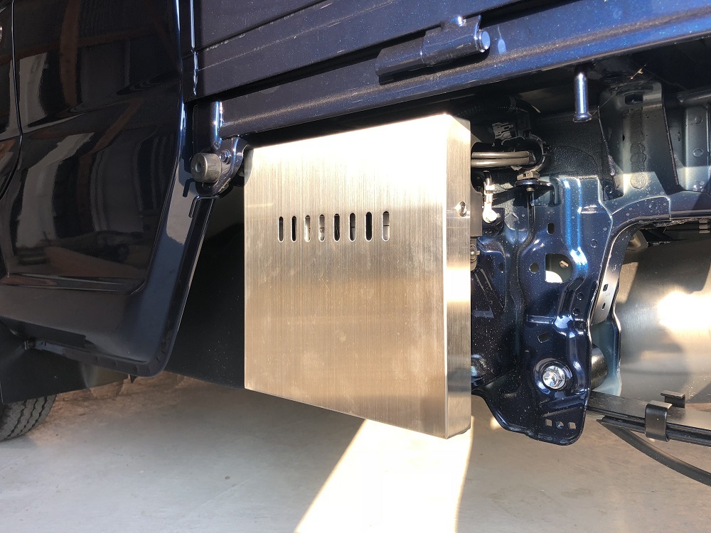 スーパーキャリイ DA16T ステンレス バッテリー カバー拍卖