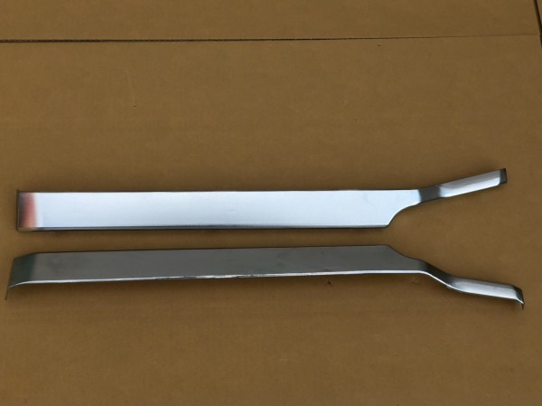 ● 新品:日産 UD クオン メッキ バンパー エンドカバー 左右セット【U-4】拍卖