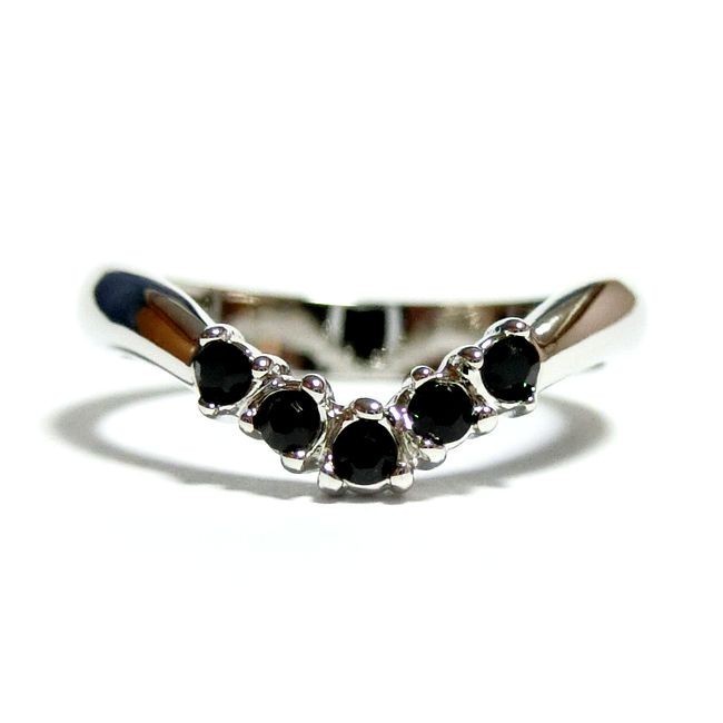 9号 Vライン 重ね付けに重宝 スワロフスキークリスタル イニシャル アルファベット ジェット シルバー リング 指輪 ユニセックス拍卖