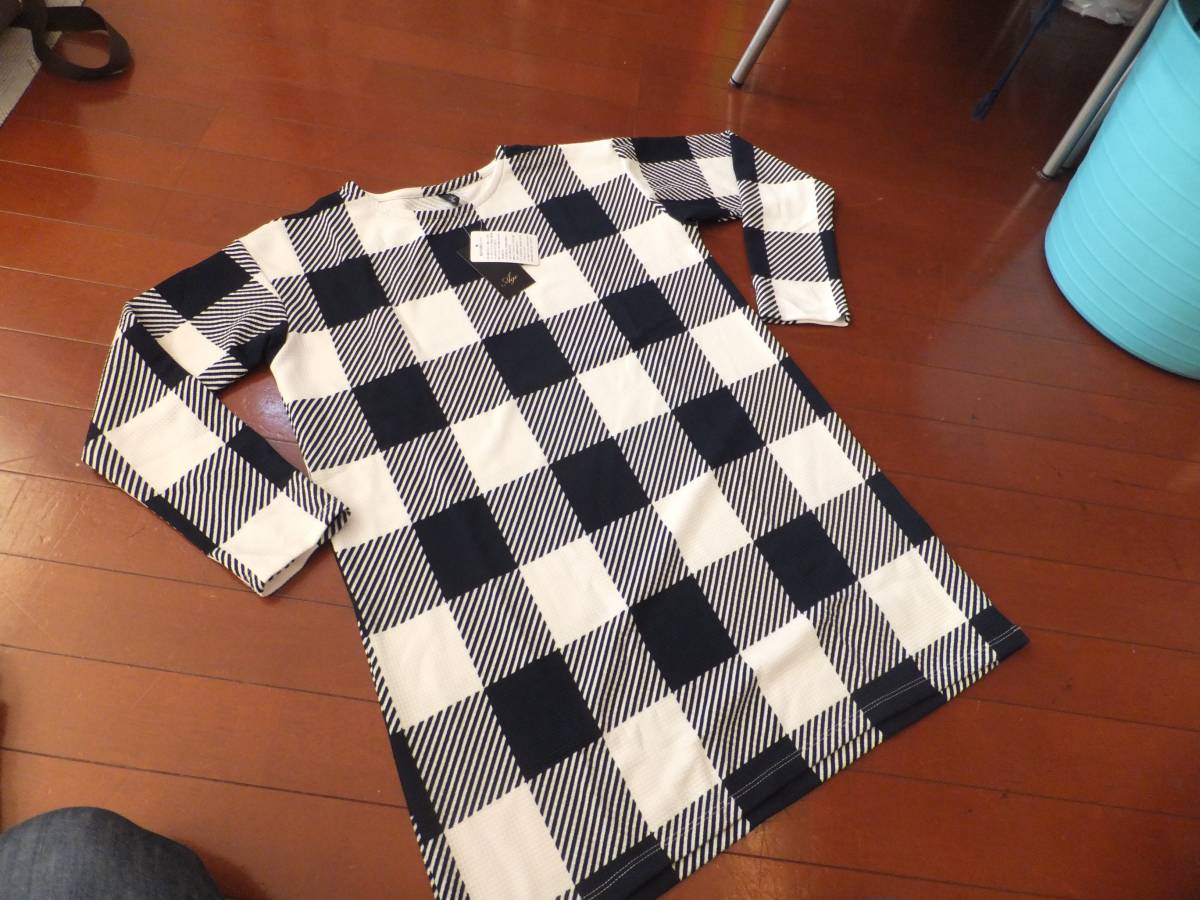 未使用品!おしゃれなチュニックを格安で!拍卖