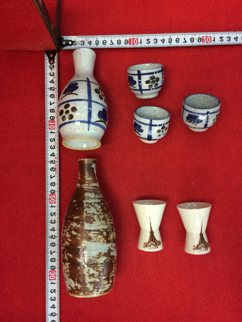 昭和レトロ_松 六曜・六つ星 紋様 有山作徳利1個/猪口3個/古徳利1個/東京タワー猪口2個 _0135拍卖