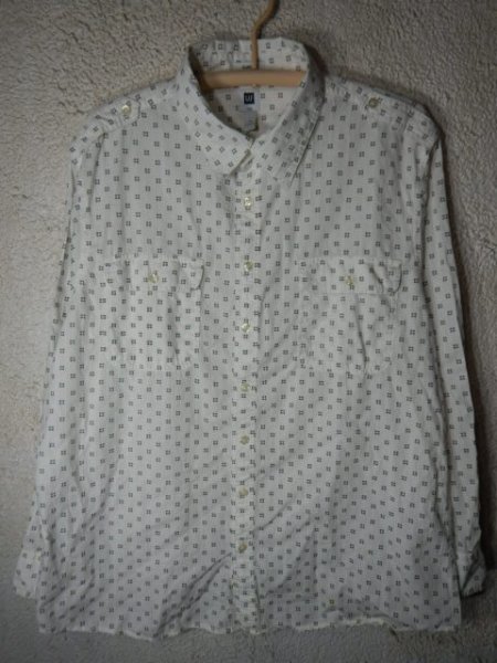 to5394 GAP ギャップ 大きめコーデ 長袖 総柄 デザイン シャツ 人気 エポーレット付き 腕まくりボタン付き 送料格安拍卖