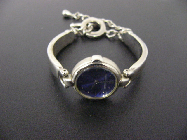 レディース 腕時計 HARDY AMIES ハーディ エイミス ブルー文字盤 バングル ブレス クオーツ 電池切れ?拍卖