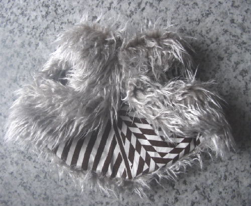 難有り犬服R04-M■Mサイズ■小型犬用ブラウングレーフェイクファーボアベスト*幾何学柄ハンドメイド拍卖