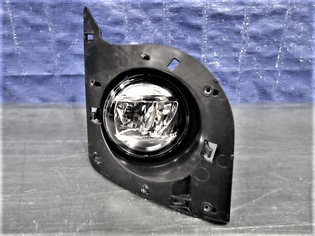 A074 ミライース LA350S LA360S 右フォグ LED 114-11092 美品 拍卖