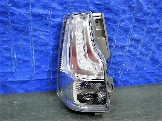 S056 ソリオバンディット MA46S 後期 左テール D179 35604-81PB0 美品拍卖