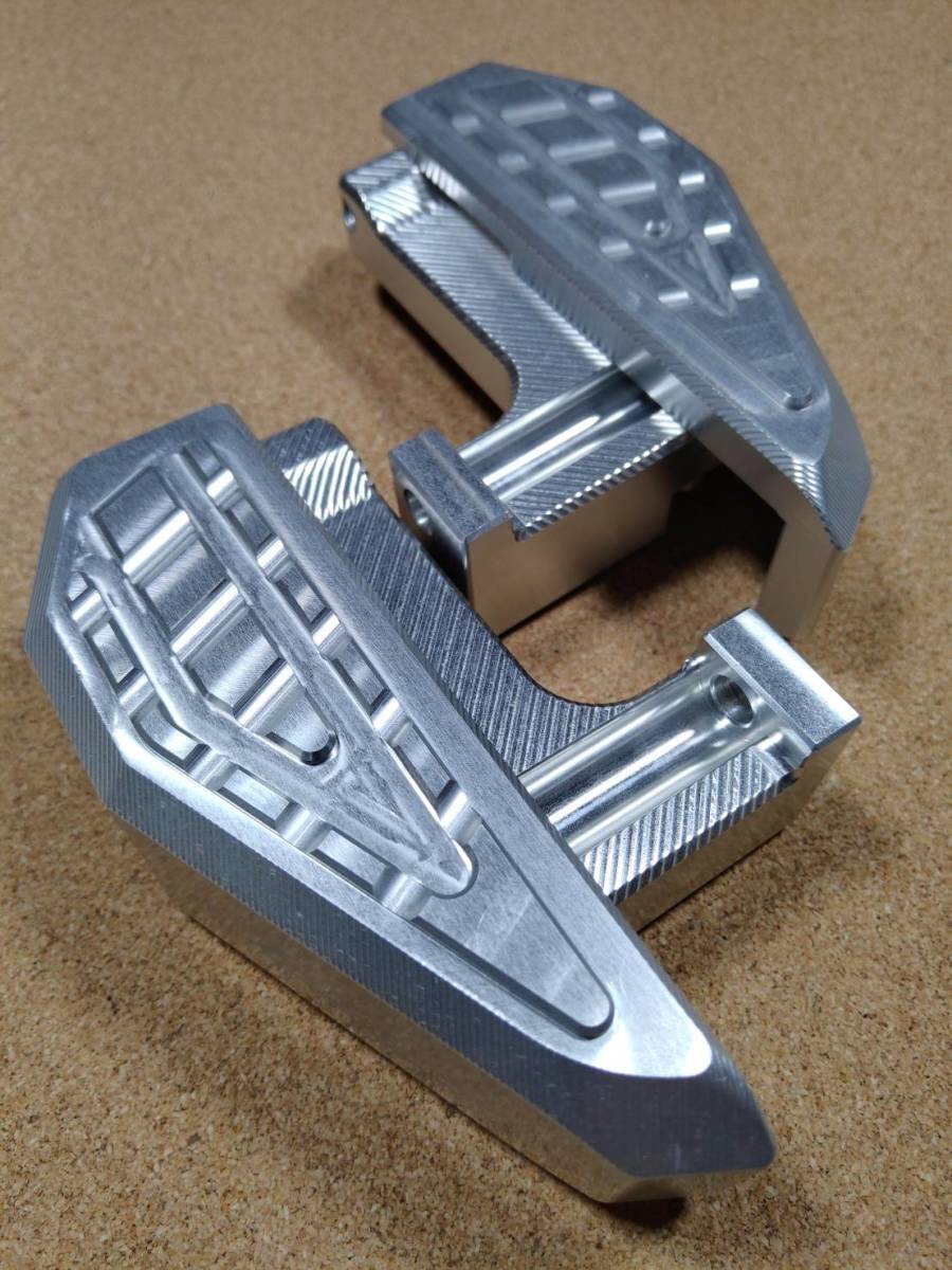 JSM ワイドタンデムステッププレート シルバー シグナス4/5型 シグナスグリファス sea5j sed8j拍卖