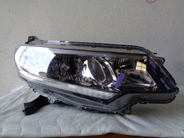 ④ フリード ヘッドライト右 GB5 STANLEY W2171拍卖