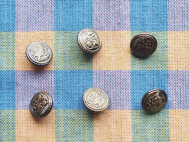 レトロビンテージ手芸雑貨・金属ボタン・エンブレム・アンティークゴールド・15㎜・6個セット☆パーツハンドメイド拍卖