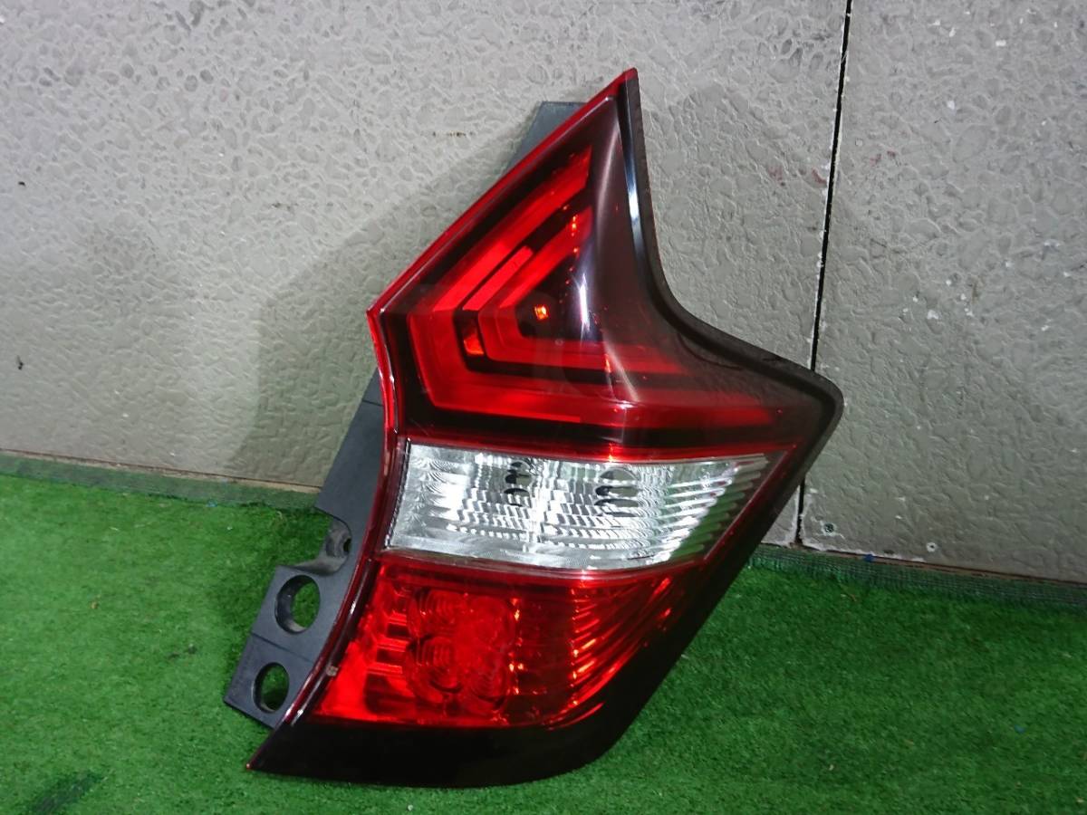 E12 ノート 右テールランプ イチコー D202(72541)拍卖