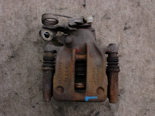 ★ アウディ A4 セダン 8D/B5 97年 8DADR 左リアディスクキャリパー (在庫No:A10637) (5317)拍卖