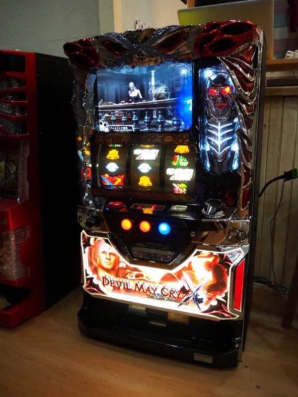 ◆Devil May Cry デビルメイクライ4 コイン不要機 ドアキー 設定キー付き パチスロ実機 スロット 家庭用電源対応 エンターライズ◆拍卖