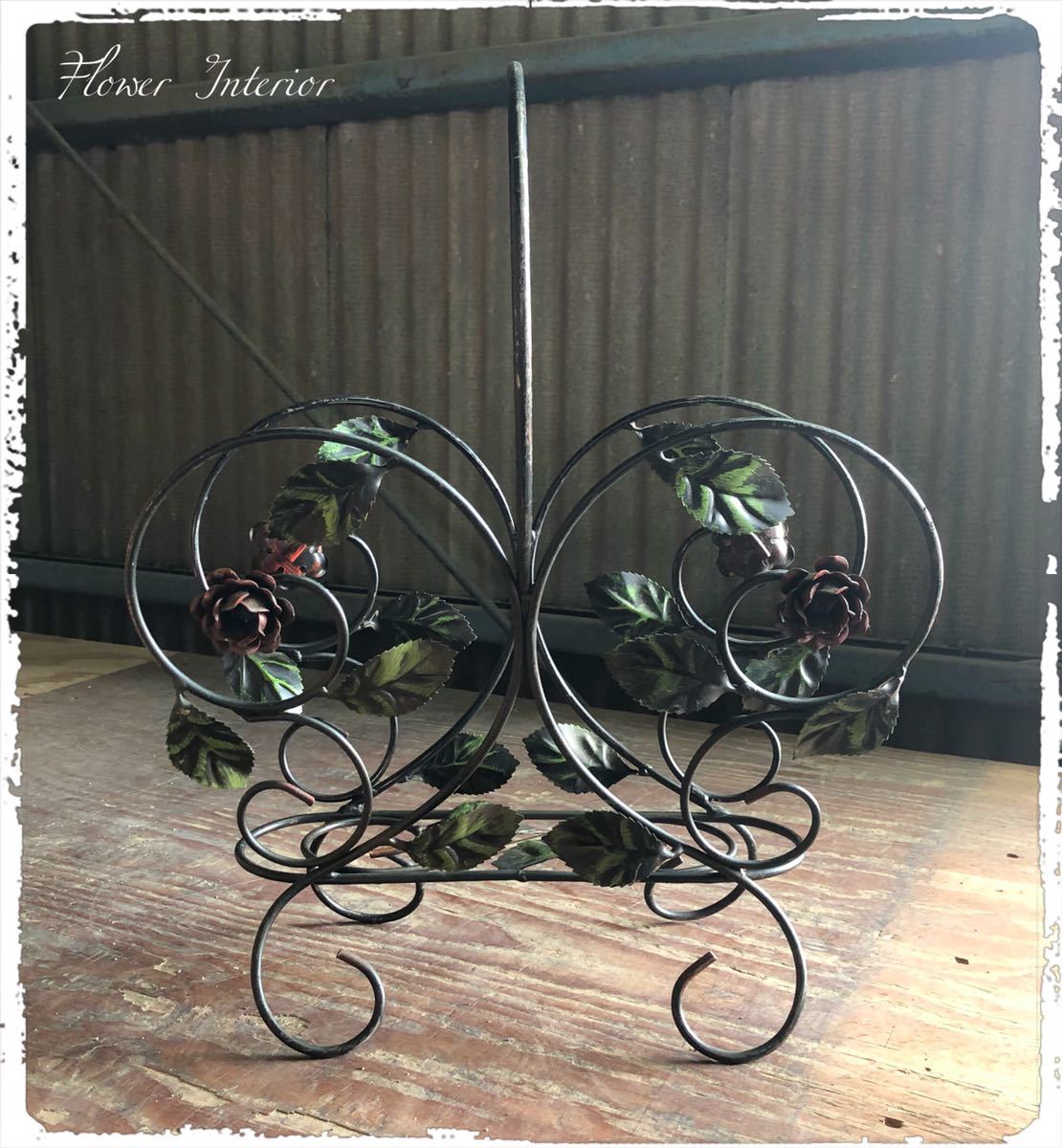 INT-080 アンティーク アイアン ローズ マガジンラック ペーパーラックレトロ拍卖