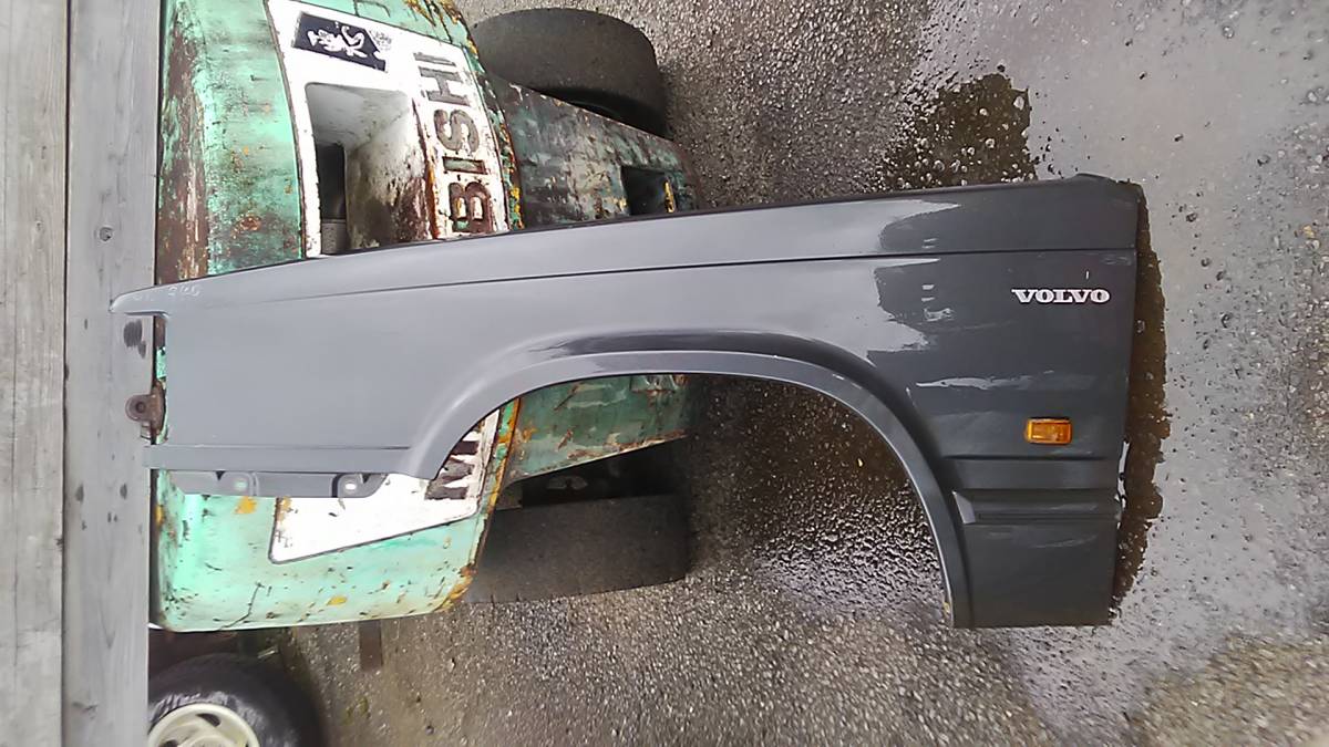 ■ボルボ 940 フロントフェンダー 左 中古 9B230 部品取あり サイドマーカー フェンダーマーカー ライナー 740 760 960■拍卖