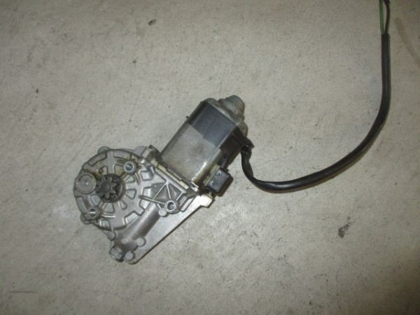 ■ベンツ W126 フロントドアレギュレーターモーター 左 中古 0130821219 A0048201442 部品取あり ドアウインドモーター 560SEL 420SEL ■拍卖