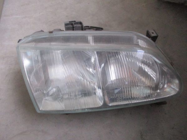 ■ルノー メガーヌ ヘッドライト 右 中古 88201008 02A04HCR AF7RD2 AF3RD2 AF3R2 ライト ■拍卖