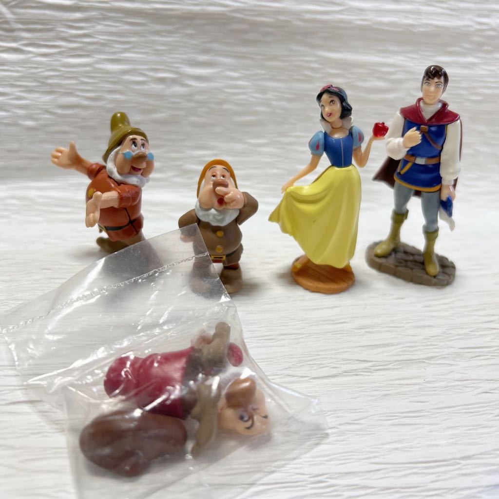 チョコエッグ 白雪姫 りんご シークレット ミニフィギュア 5体セット 王子 7人のこびと ドック グランピー スニージー拍卖