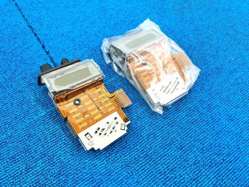 【米軍放出品】☆未使用品 ERICSSON M-RK 無線機用ディスプレイパーツ 2個 トランシーバー部品 (コンパクト)☆CD15D拍卖