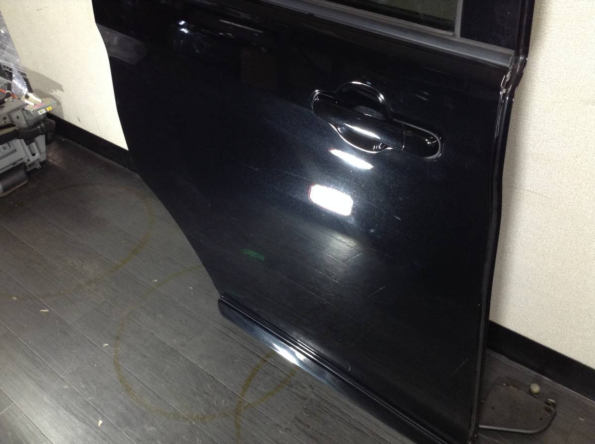 ★★★AA6509★★ MA36S スズキ ソリオ 右(R) リアドア サイドドア ドア ZMV ※ジャンク品(曲がっているかわからない)拍卖