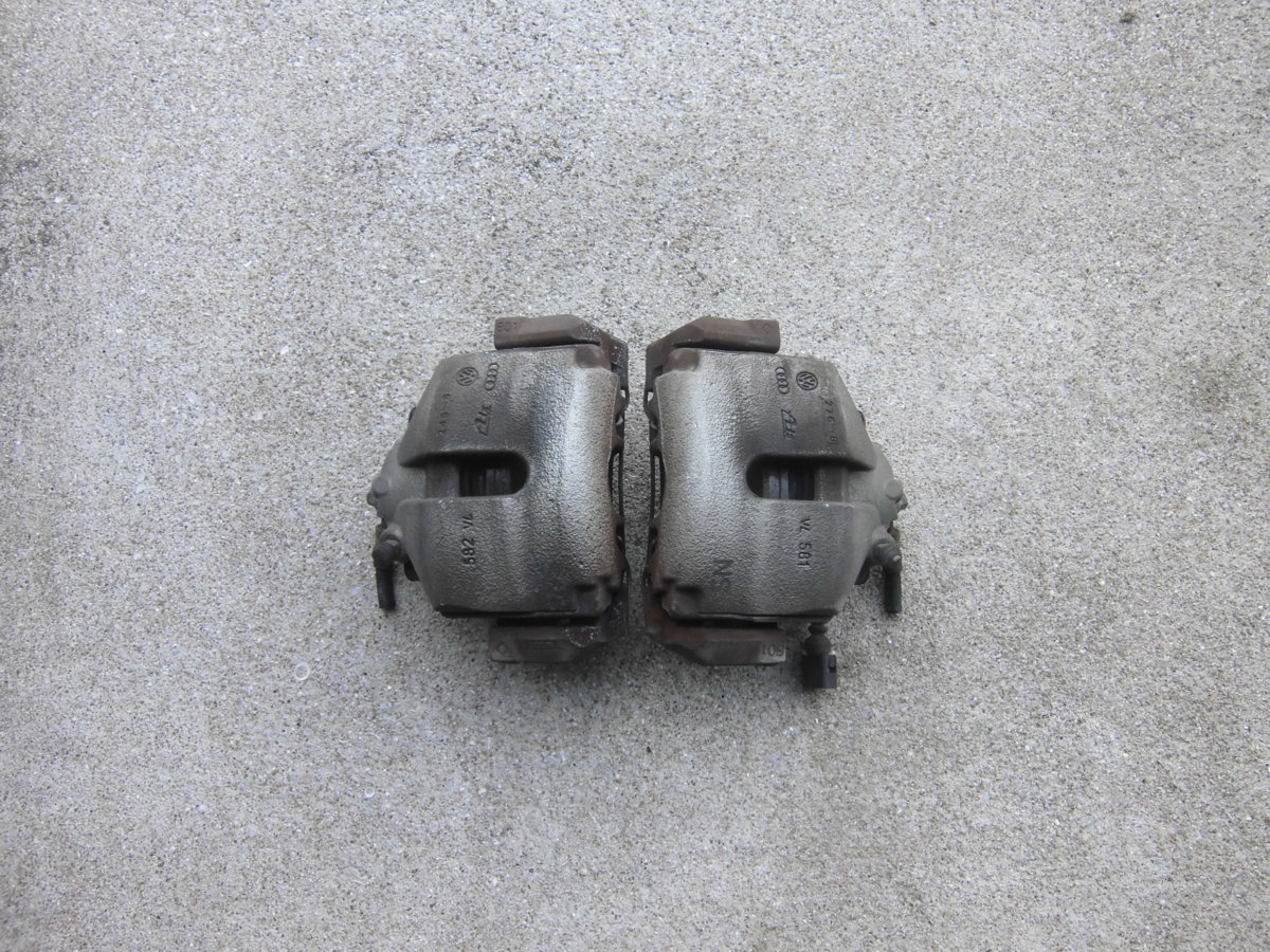 ※VW トゥーラン中期 1TBMY フロントキャリパー※拍卖