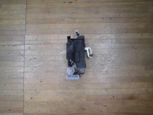 ※フィアット プント188 左フロントドアロックアクチュエーター※拍卖