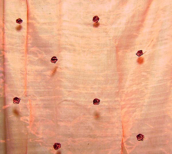 バラをちりばめたレッドオーガンジー<2m>拍卖