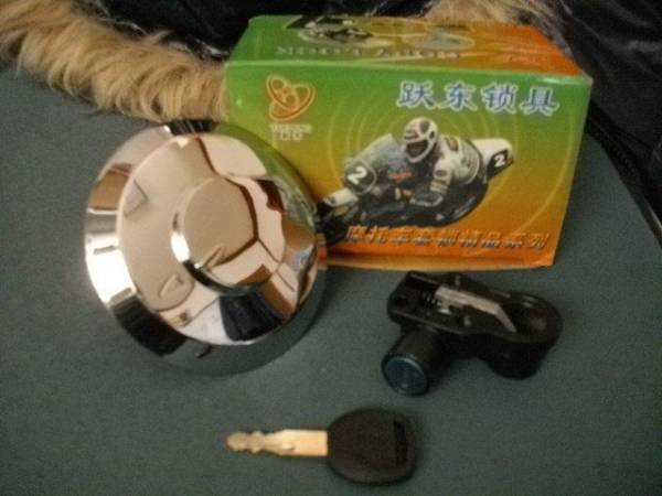 CBX400F CBX550F タンク キャップ シート 鍵 新品 激安拍卖