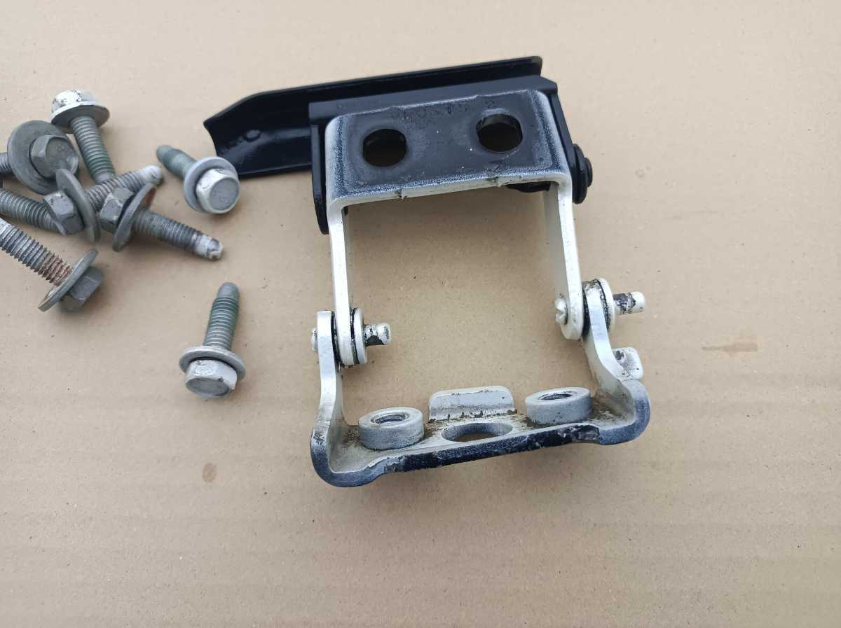 エスカレード 03 バックドア ヒンジ 6.0L拍卖