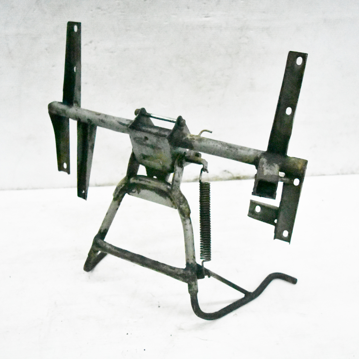 三菱 シルバーピジョン 125 C130 センタースタンド マウント セット 【E】 516拍卖