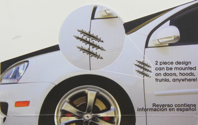 愛車のワンポイントに傷あとの様なエンブレム フェンダーなどに拍卖
