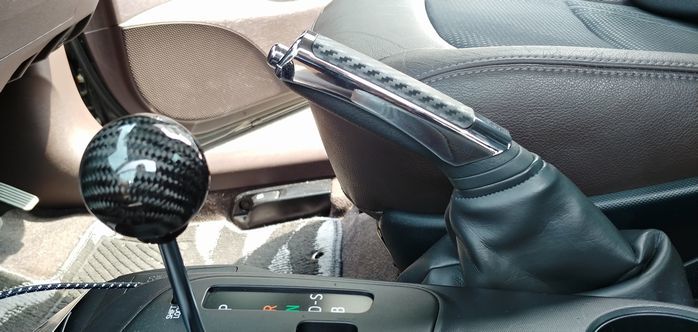 トヨタ IQ 取り付け例あり サイドブレーキカバーカーボン type2 車内のドレスアップに!効果抜群 お手軽カー用品、カーアクセサリー拍卖