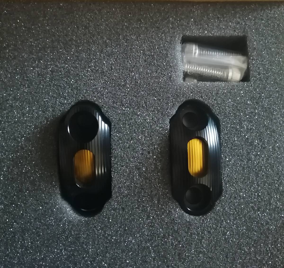 BIKERS(バイカーズ) HONDA マスターシリンダー クランプ モンキー125 CBR650R CB650R アルミ削り出し 左右セット ライトゴールド H0562-LGD拍卖