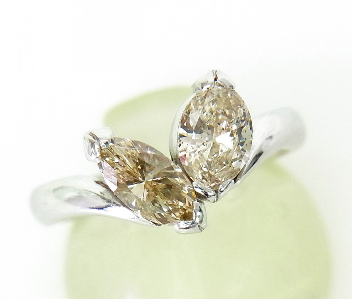 商品動画/ファンシーライトイエロー色鑑定/天然ダイヤ0.563ct/0.584ct/職人手作りプラチナ製リング/送料無料拍卖