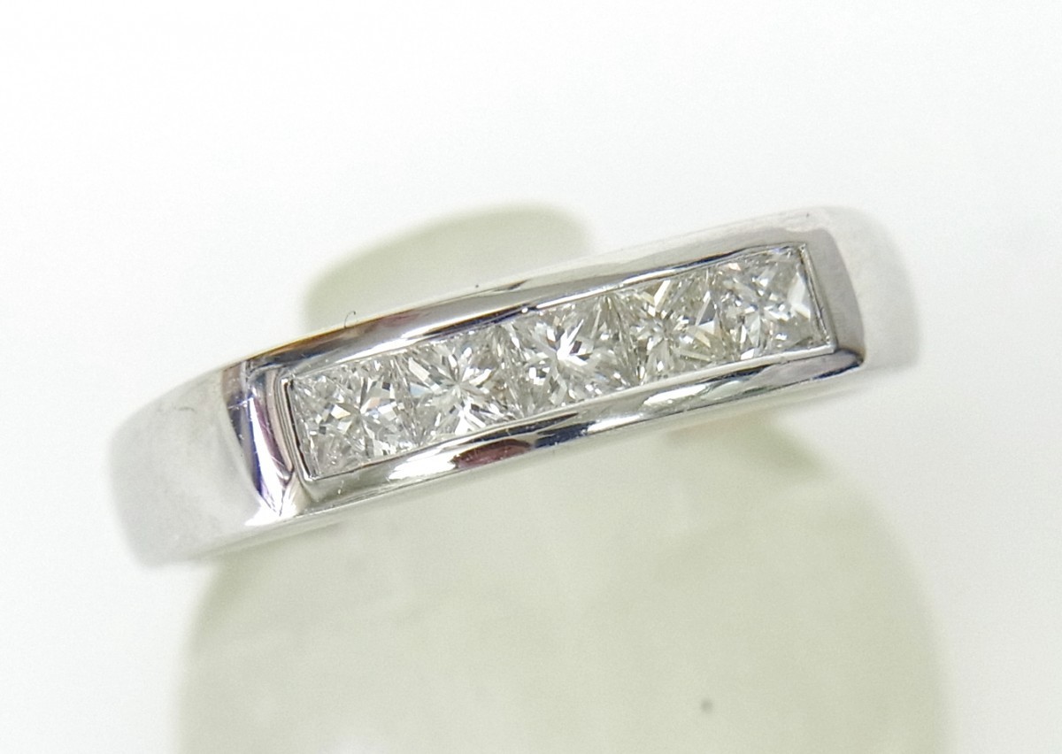 商品動画/埋め込みセットで日常使いにぴったり/角型天然ダイヤモンド 横5石一引きプラチナリング/送料無料拍卖