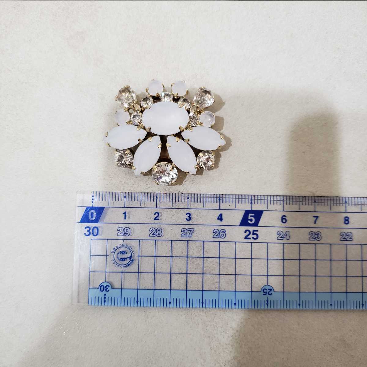 ビジューブローチ 3.5×3cm ブローチ 新品結婚式入学式卒業式 コサージュ拍卖