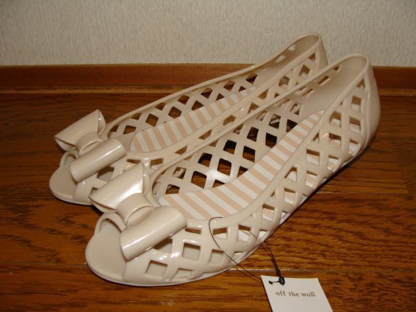 未使用長期保管品★off the wall /(株)ワールド★オープントゥーPVCパンプス L(7) M2拍卖