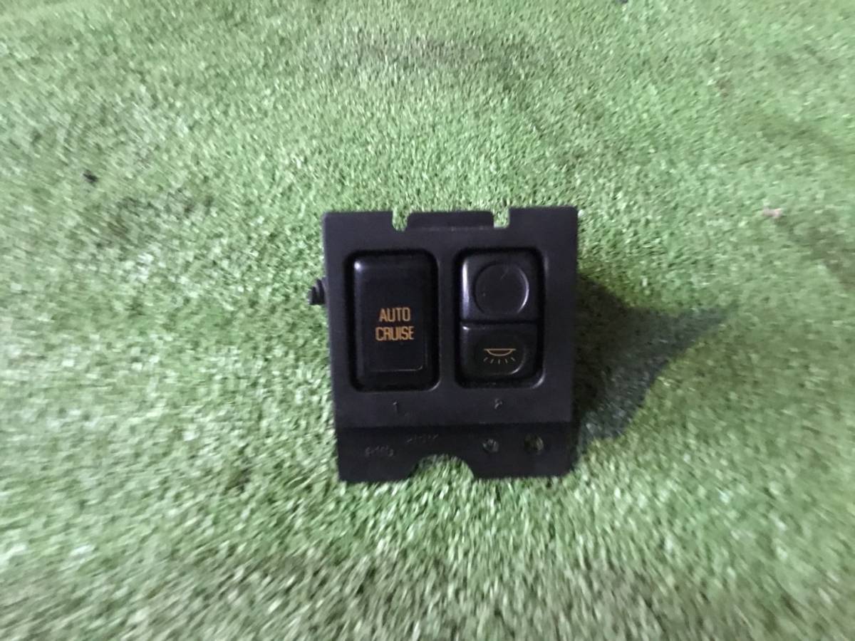 ④ CYE77P6 H.17年 ギガ 室内灯 スイッチ C2 220423 即日発送可 ヤフオク拍卖