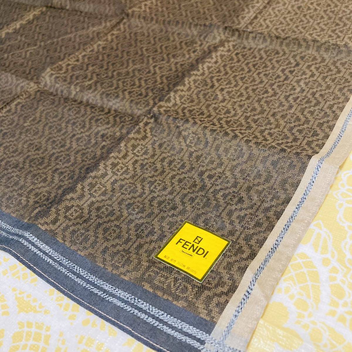 【レア】新品/FENDI/大判ハンカチ/正規品/フェンディ/未使用/即決/匿名発送/スカーフ/ズッカ柄/茶色/ブラウン/メンズ/紳士用/茶色/50cm/3拍卖
