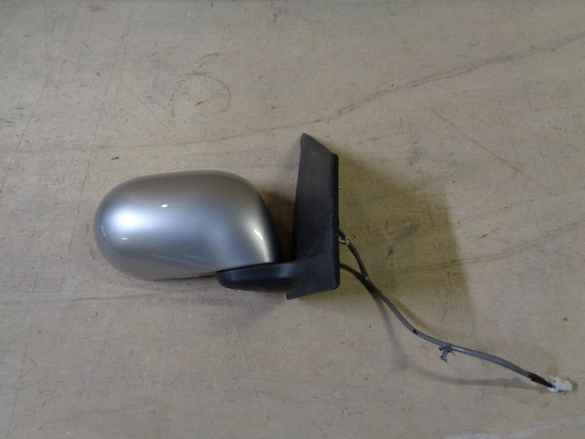 E11 ノート 純正 ドアミラー 右 手動可倒 カラー№:KYO カプラー:3ピン拍卖