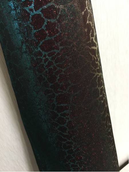 #2035 新品 在庫処分 イギリス製 ヒョウ柄グリッター生地 1m×140cm バッグ 素材 ハンドメイド キラキラ ホログラム 動物 アニマル ■拍卖