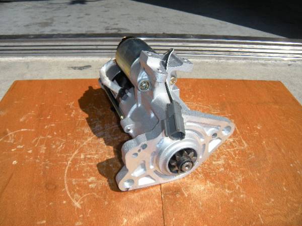 【格安・新品】三菱ふそう、キャンター/ライトバス ローザ用セルモーター(スターター) M8T80071、ME014418拍卖