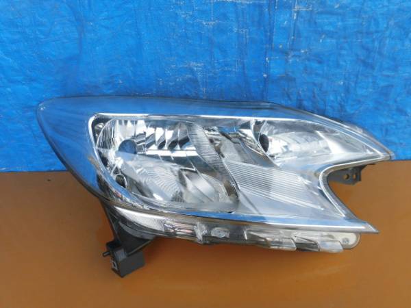 日産 ノート E12 ヘッドライト 右 N671AP拍卖