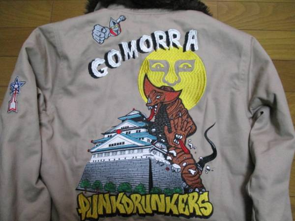 美品 パンクドランカーズ ウルトラマン ゴモラ コラボ 怪獣 刺繍 ワッペン ARMY ミリタリー デッキジャケット 襟ボア Mサイズ拍卖