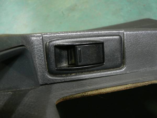 スズキ CT21S 平成6年式 ワゴンR ワンツードア パワーウインドウスイッチ左 中古拍卖