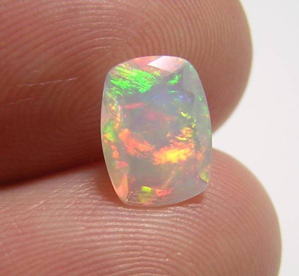 『天然オパール』 1.05ct ルース 宝石 非加熱 エチオピア産 ファセットカット拍卖