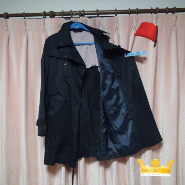 黒で裏が赤チェックのハーフコート(F)拍卖