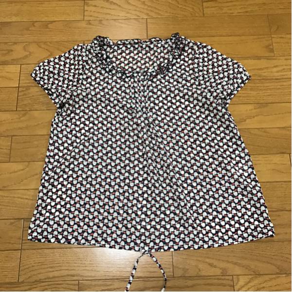 送料無料■here’s ヒアーズ 半袖 シフォンカットソー フリル リンゴ柄 アップル イトキン拍卖